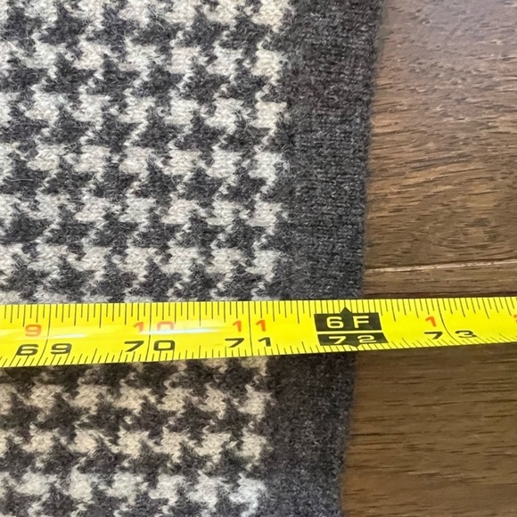 Robert Mackie Pure Wool Fair Isle Hat and Scarf Set - Picture 9 of 10